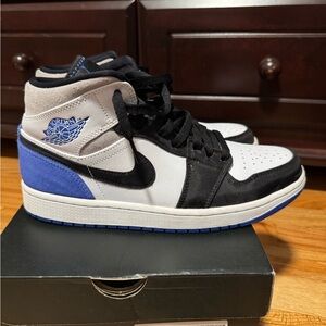 Air Jordan 1 Mid SE Game Royal Black Toe